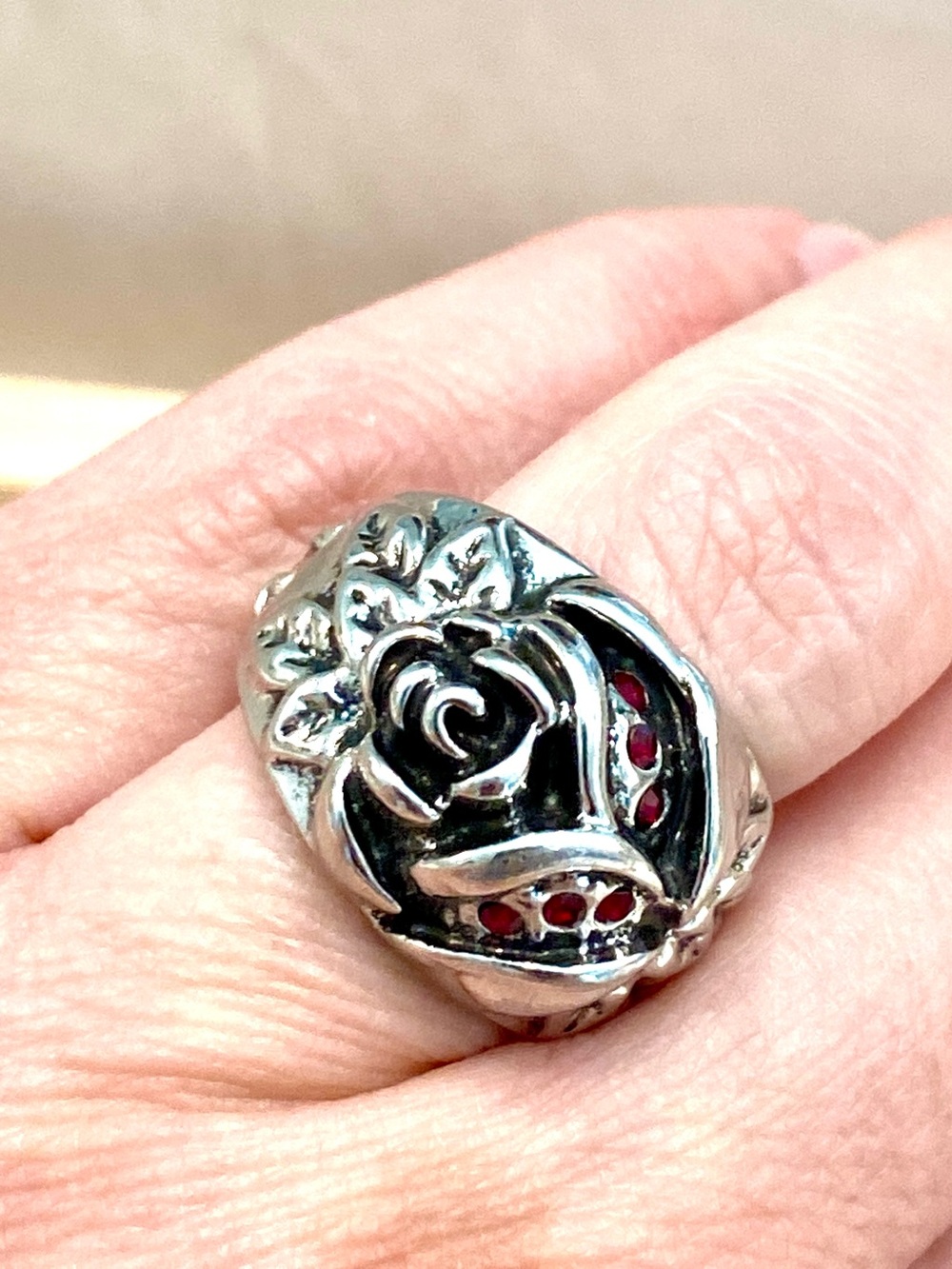 Gothic Silver Rose Ring Textured Flower Red Rhinestone Stretch Wide Cocktail
